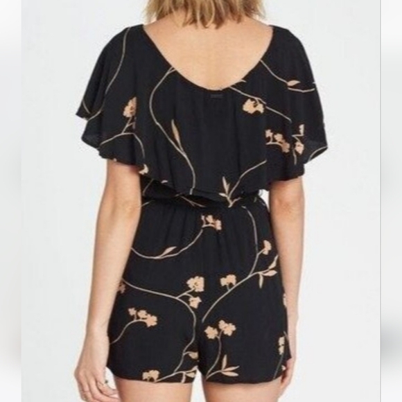 Billabong on the run short romper- S - Picture 2 of 8